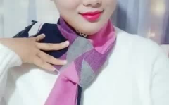 围头巾小姐姐,时尚与温暖的完美融合