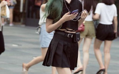 成都市小姐姐百褶裙街拍,百褶裙小姐姐的时尚街拍集锦